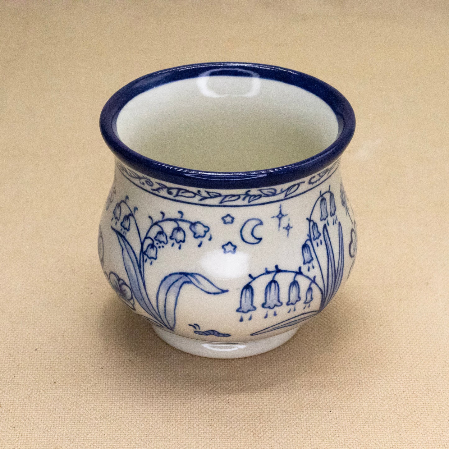 Bulbous Scene Vase by Caterpillar Clay