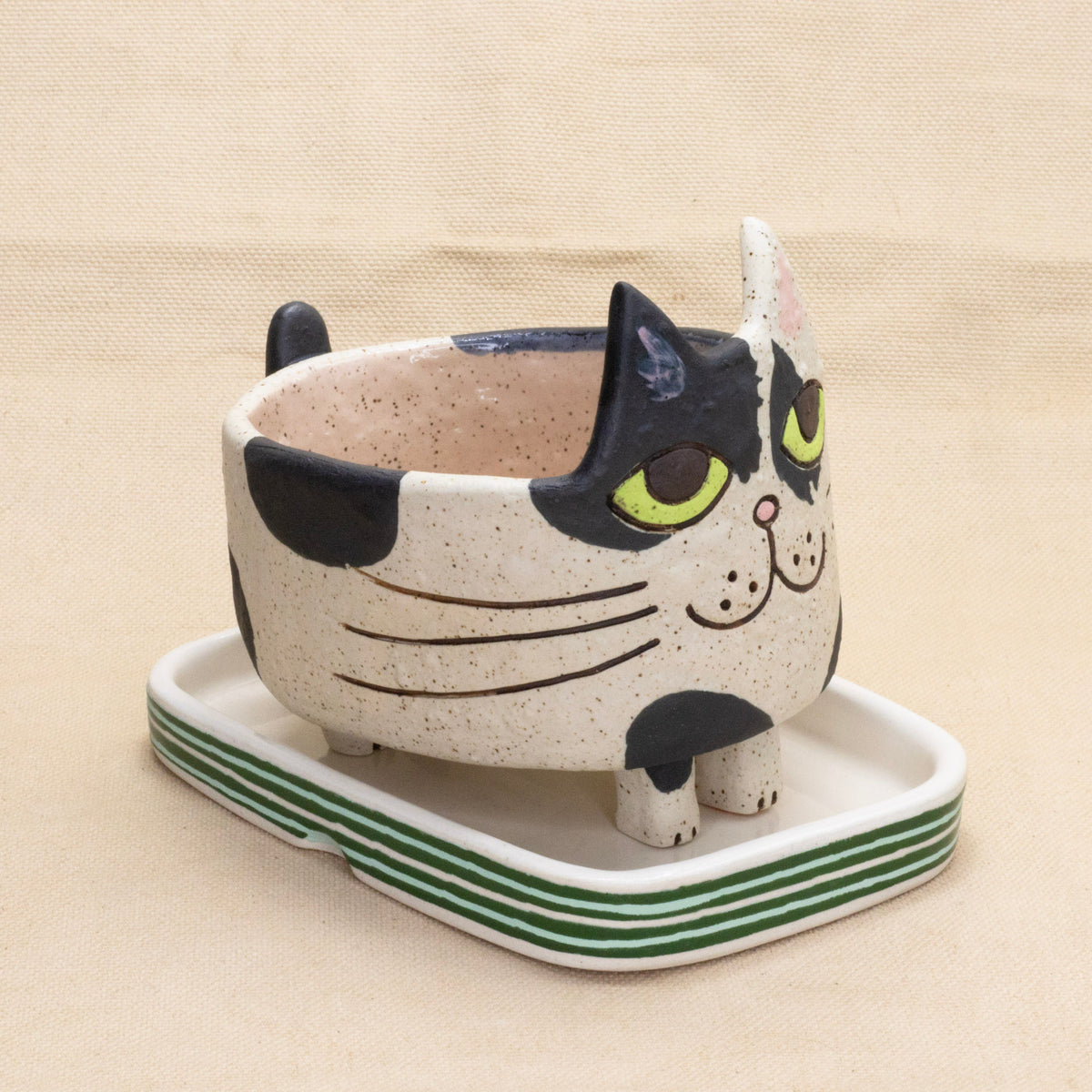 Berry Bowls with Dishes by Yuka Nakano