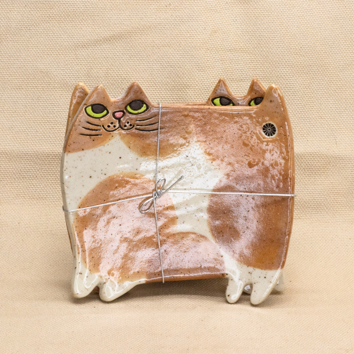 Small Cat Plate Set by Yuka Nakano