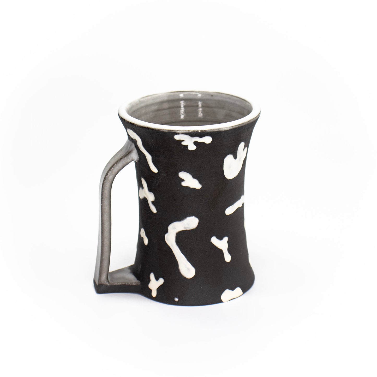 Curved Black Contrast Mug by Emilie Skytta