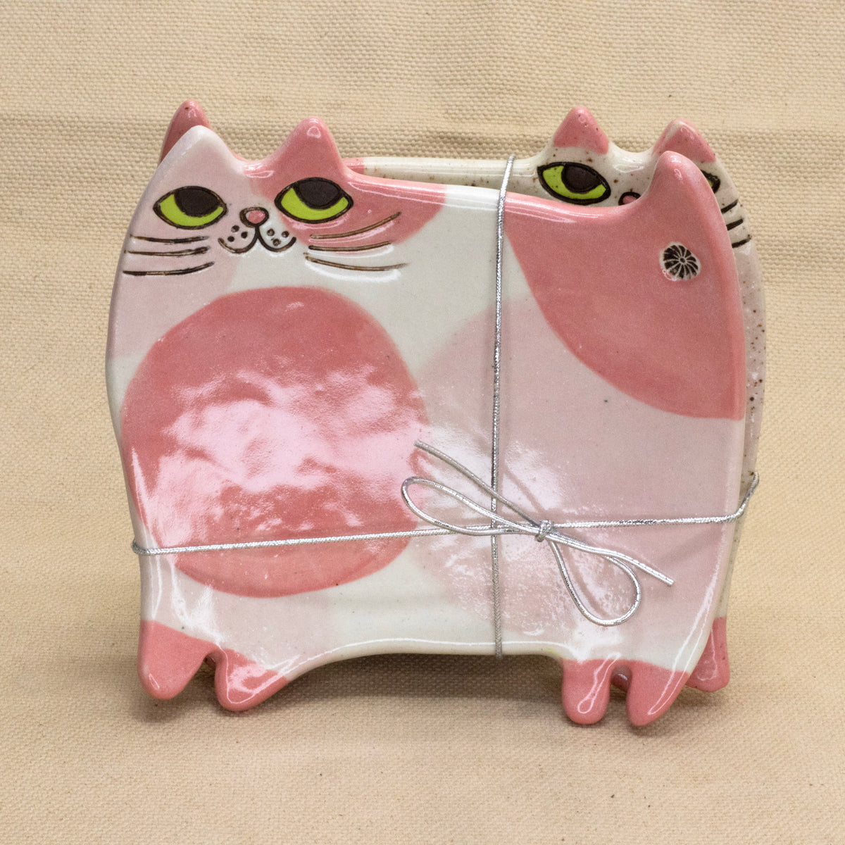 Small Cat Plate Set by Yuka Nakano