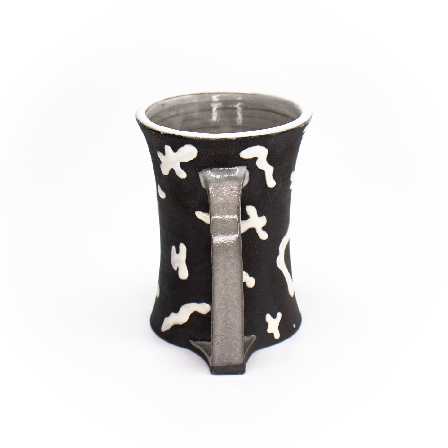 Curved Black Contrast Mug by Emilie Skytta