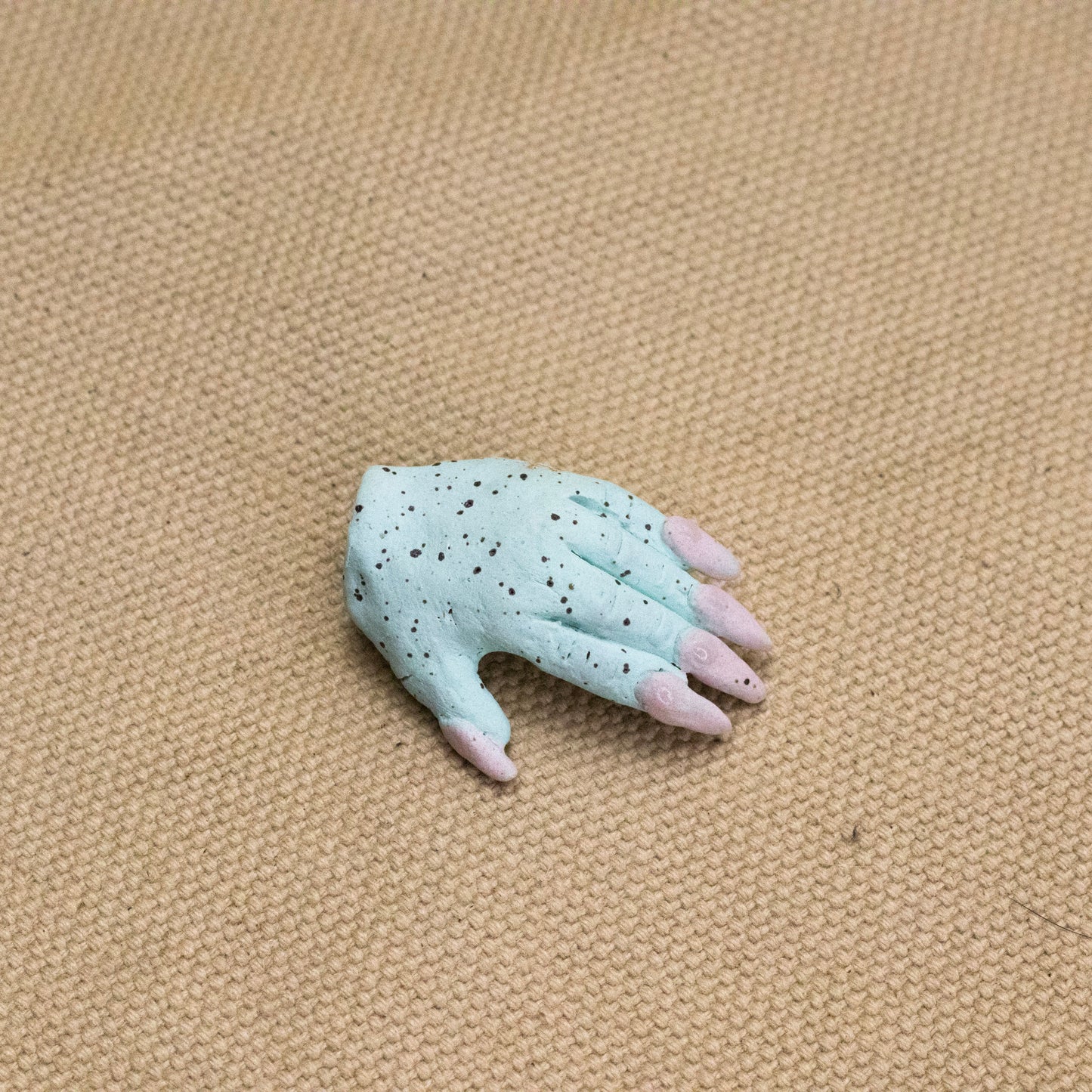 Smol Alien Hand (Blue) by The Introverted Potter